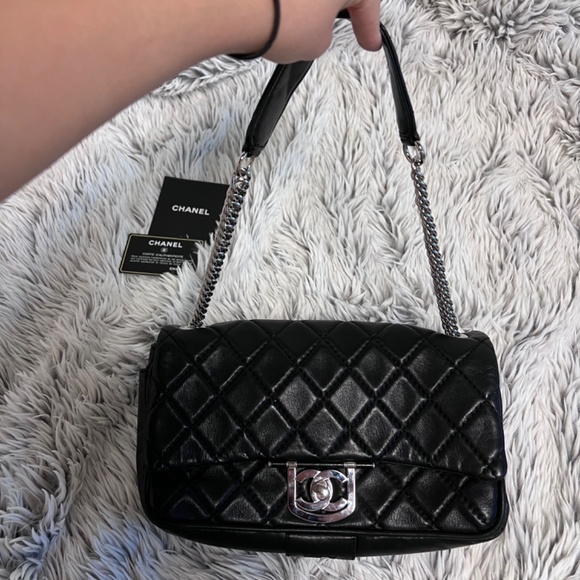 Chanel Icons Label Classic Flap Bag - Picture 13 of 15
